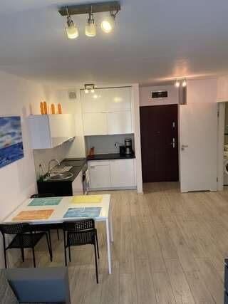 Апартаменты Apartamenty Bursztynowe w Kołobrzegu Sun&Relax Колобжег Apartment (Turkusowy)-7