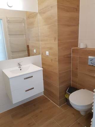 Апартаменты Apartamenty Bursztynowe w Kołobrzegu Sun&Relax Колобжег Apartment (Plazowy)-13